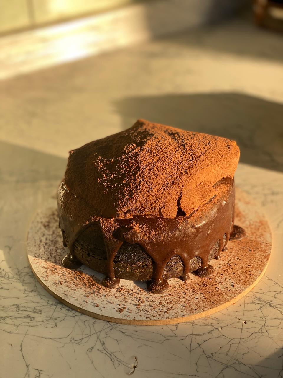 كيكة مع كريب مقرمش